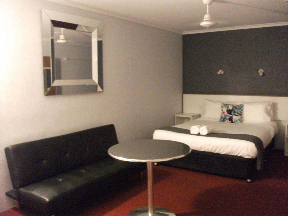 Beerwah Glasshouse Motel Motel