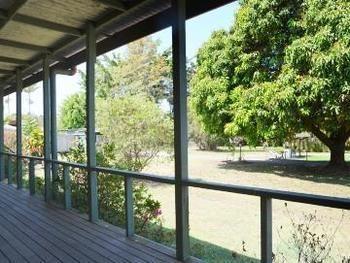 Motel Beerwah Glasshouse Motel