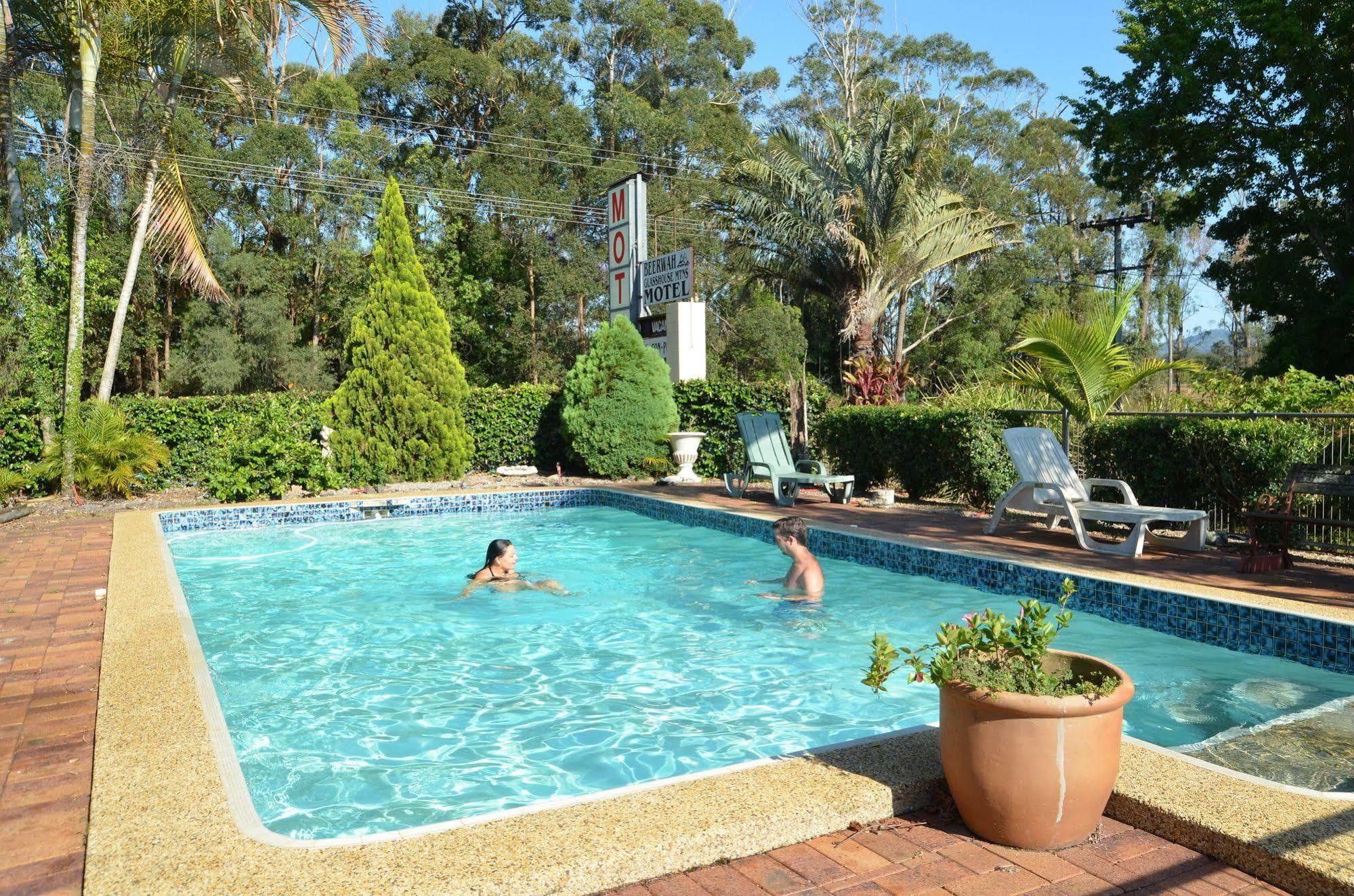 Beerwah Glasshouse Motel